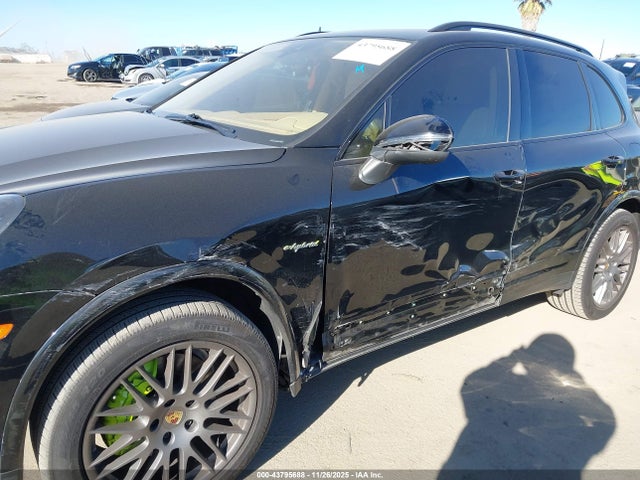 2017 PORSCHE CAYENNE E-HYBRID WP1AE2A23HLA71624 Photo 5