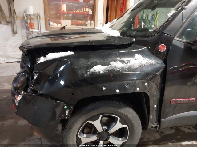 Продаж на аукціоні авто 2020 Jeep Renegade Trailhawk 4x4, vin: ZACNJBC18LPL49003, номер лоту: 43795698