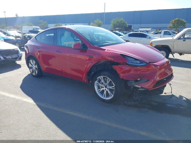 2021 TESLA MODEL Y 5YJYGDEE9MF090010 Photo 0