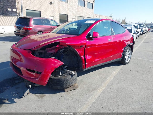 2021 TESLA MODEL Y 5YJYGDEE9MF090010 Photo 1