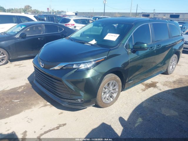 2021 TOYOTA SIENNA 5TDKRKEC0MS019261 Photo 1