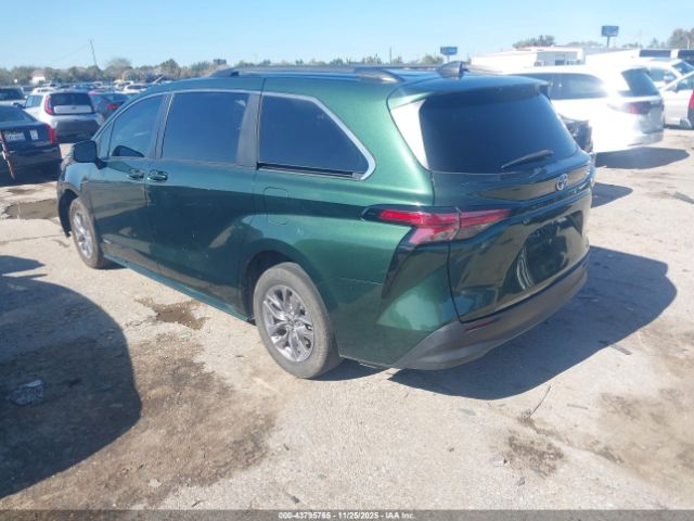 2021 TOYOTA SIENNA 5TDKRKEC0MS019261 Photo 2