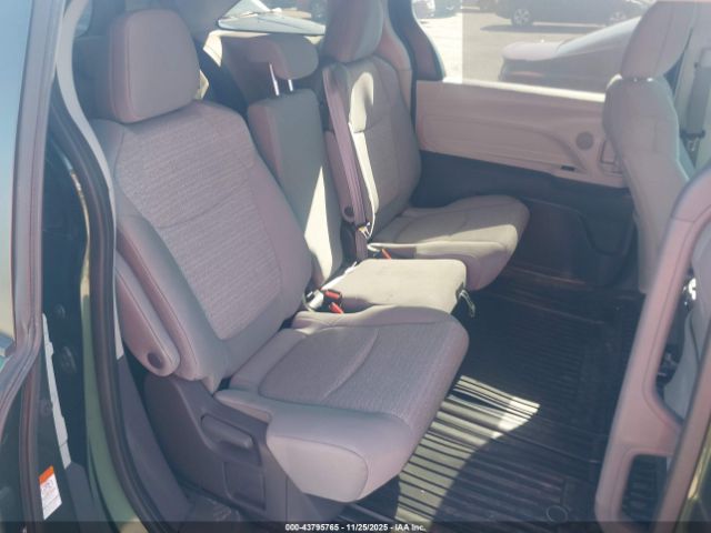 2021 TOYOTA SIENNA 5TDKRKEC0MS019261 Photo 7
