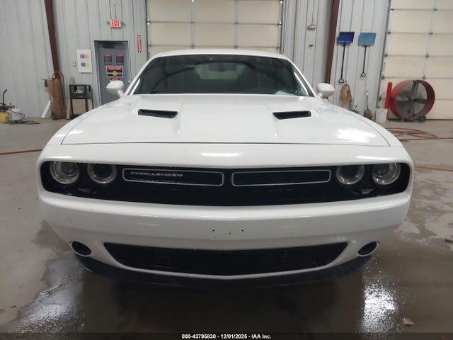 Dodge Challenger Sxt 2018 2C3CDZAG9JH229795 Image 12
