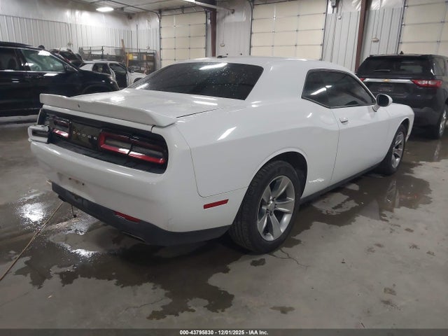 Dodge Challenger Sxt 2018 2C3CDZAG9JH229795 Image 4