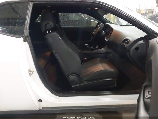 Dodge Challenger Sxt 2018 2C3CDZAG9JH229795 Image 5