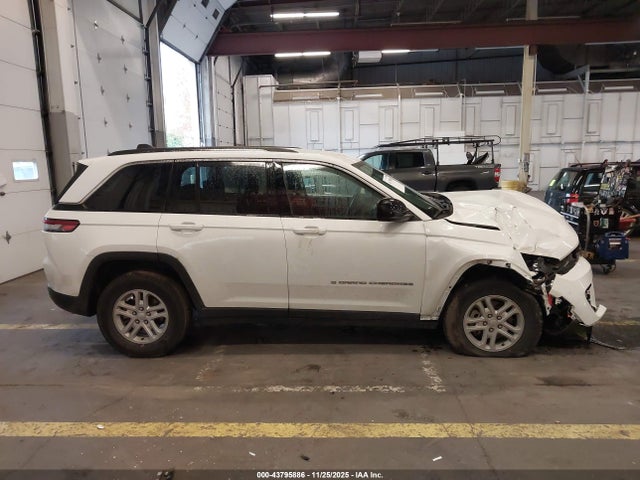 1C4RJHAG8PC640979 Jeep Grand Cherokee Laredo 4x4