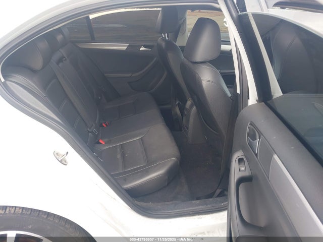 Продажа на аукционе авто 2017 Volkswagen Jetta 1.4t Se, vin: 3VWDB7AJ9HM384250, номер лота: 43795907