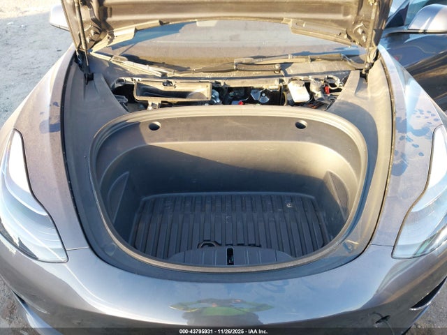 2023 TESLA MODEL 3 5YJ3E1ECXPF690830 Photo 9