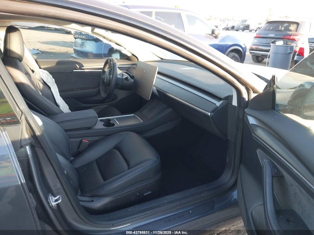 2023 TESLA MODEL 3 5YJ3E1ECXPF690830 Photo 4