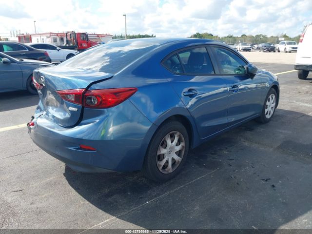 2018 MAZDA MAZDA3 3MZBN1U72JM216872 Photo 3