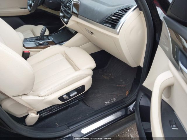 2019 BMW X3 5UXTR9C59KLE12564 Photo 4