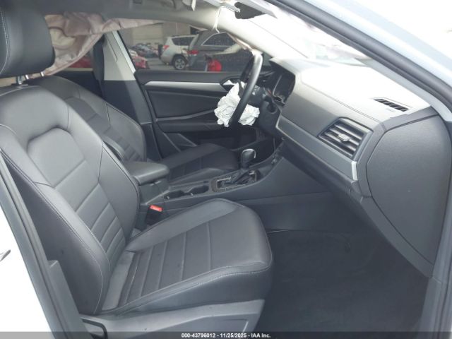 2021 VOLKSWAGEN JETTA 3VWC57BU6MM096272 Photo 4