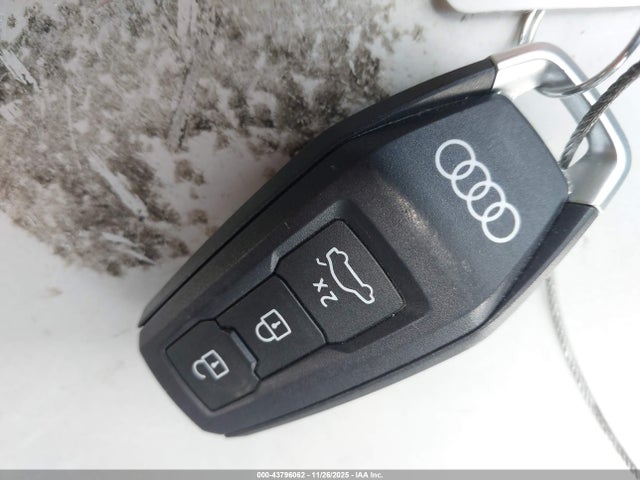 2025 AUDI Q6 E-TRON WA134BGF8SA036596 Photo 10
