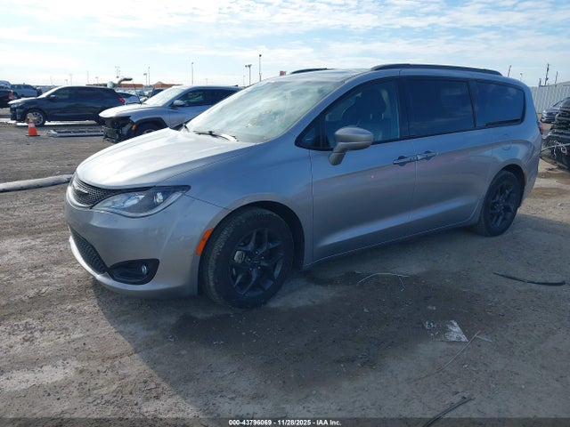 2018 CHRYSLER PACIFICA 2C4RC1EG9JR194657 Photo 1