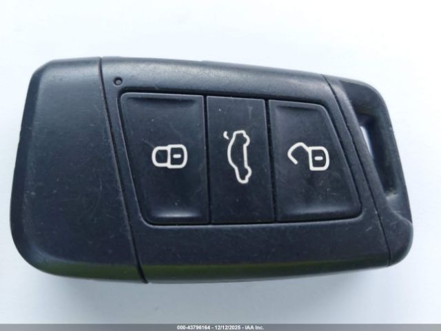 2019 VOLKSWAGEN ATLAS 1V2DP2CA1KC588245 Photo 10