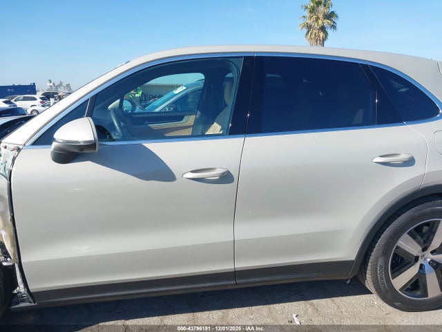 WP1AE2AY1SDA16384 Porsche Cayenne E-hybrid
