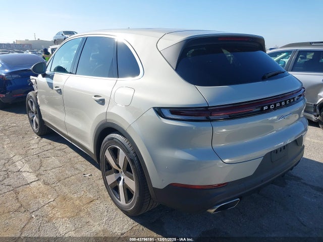 2025 PORSCHE CAYENNE E-HYBRID WP1AE2AY1SDA16384 Photo 2