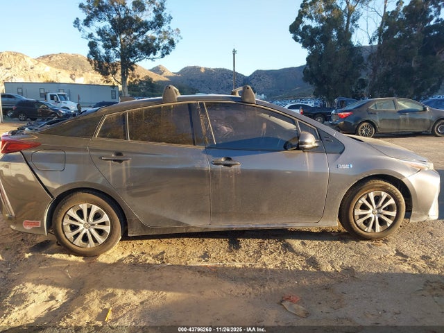 Toyota Prius Prime Le 2020 JTDKARFP5L3147884 Image 13