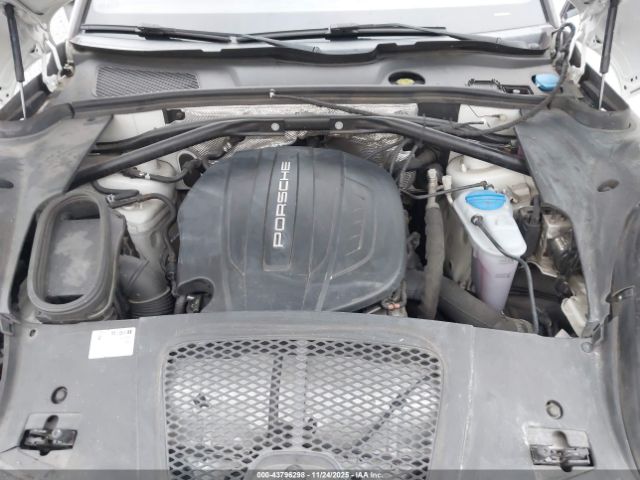 2017 PORSCHE MACAN WP1AA2A55HLB04063 Photo 9