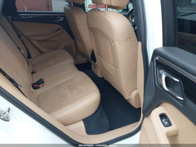 2017 PORSCHE MACAN WP1AA2A55HLB04063 Photo 7