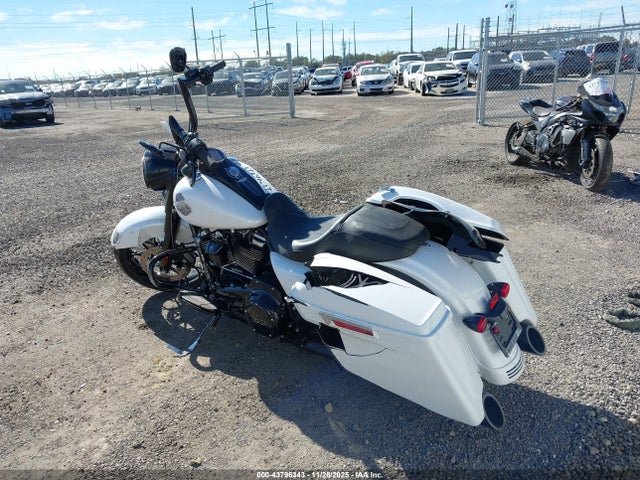 2024 HARLEY-DAVIDSON FLHRXS 1HD1KVP14RB650590 Photo 2