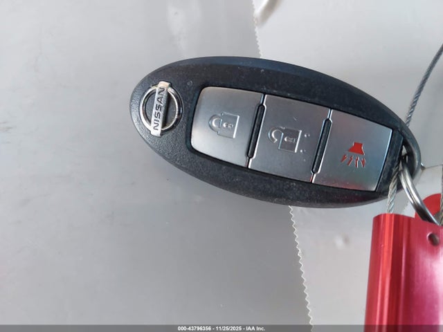 JN8AT3AA3MW015393 Nissan Rogue S Fwd