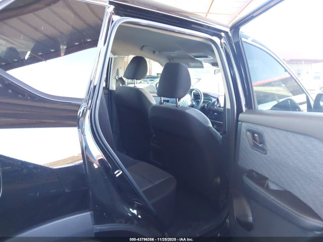 JN8AT3AA3MW015393 Nissan Rogue S Fwd