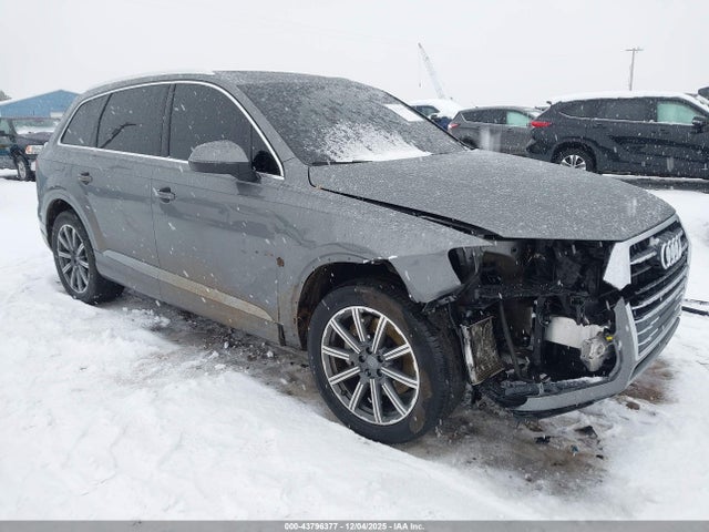 2017 AUDI Q7 WA1LAAF74HD027821