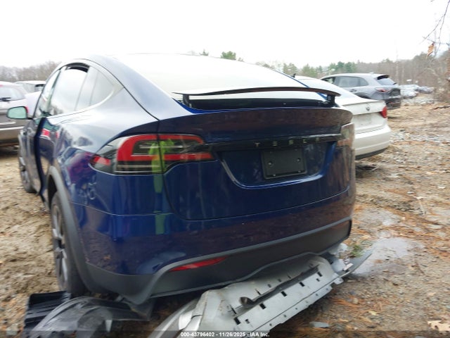 2025 TESLA MODEL X 7SAXCDE52SF467672 Photo 2