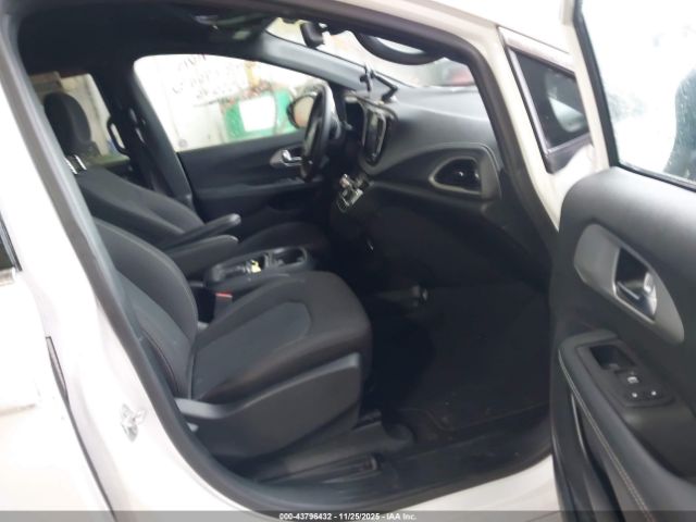 2023 CHRYSLER PACIFICA 2C4RC1FG3PR555646 Photo 4