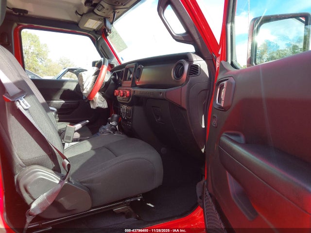 1C4HJXDN2KW577899 Jeep Wrangler Unlimited Sport S 4x4