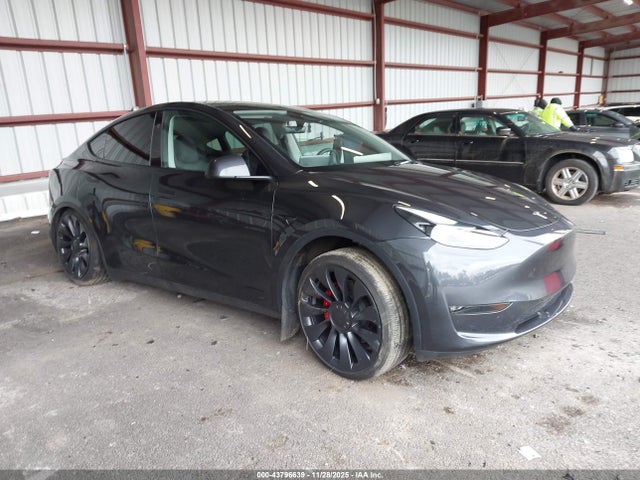 2024 TESLA MODEL Y 7SAYGDEF5RA328497 Photo 0