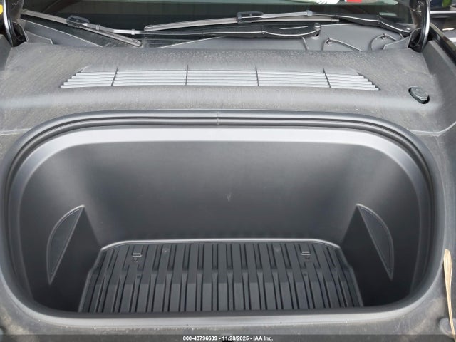 2024 TESLA MODEL Y 7SAYGDEF5RA328497 Photo 9