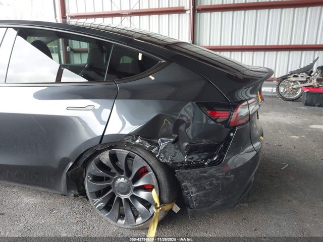 2024 TESLA MODEL Y 7SAYGDEF5RA328497 Photo 5