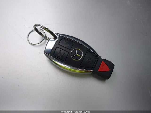 43796724 :رقم المزاد ، WDDHF8HB9BA427458 vin ، 2011 Mercedes-benz E 350 4matic مزاد بيع