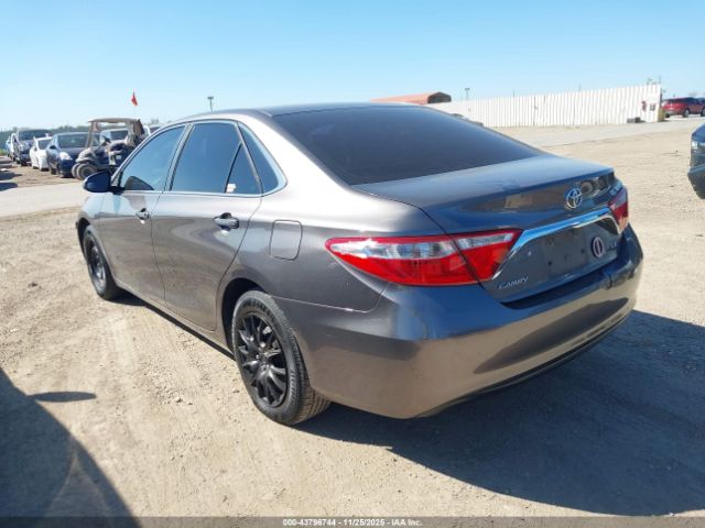 2015 TOYOTA CAMRY 4T4BF1FK0FR462079 Photo 2