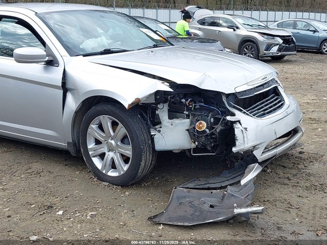 Продаж на аукціоні авто 2012 Chrysler 200 Touring, vin: 1C3CCBBB3CN302862, номер лоту: 43796763