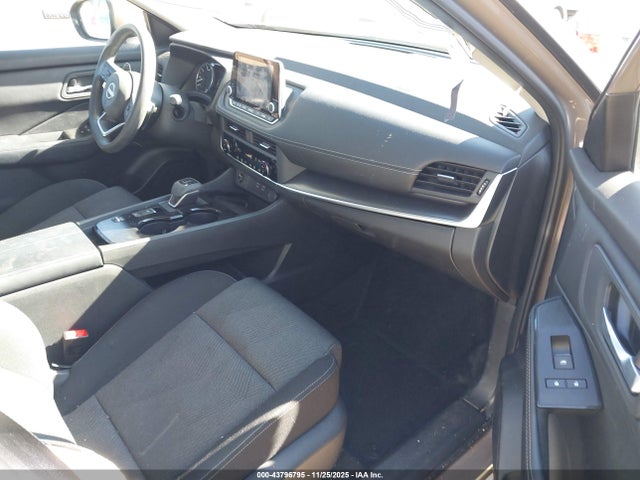 JN8BT3BA6RW005564 Nissan Rogue Sv Fwd