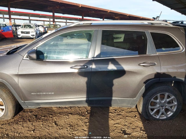 Jeep Cherokee Latitude 2016 1C4PJMCS5GW133389 Image 14