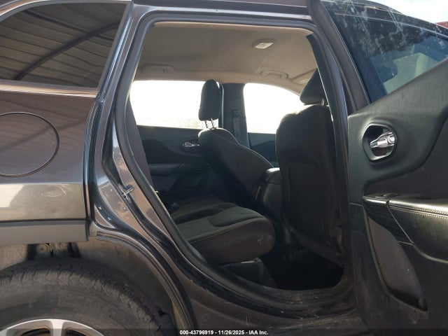 Jeep Cherokee Latitude 2016 1C4PJMCS5GW133389 Image 8