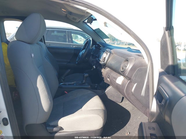 5TFRX5GN9HX085022 Toyota Tacoma Sr