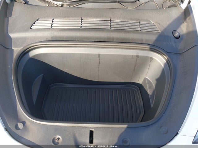 2022 TESLA MODEL Y 7SAYGDEE1NF438483 Photo 9