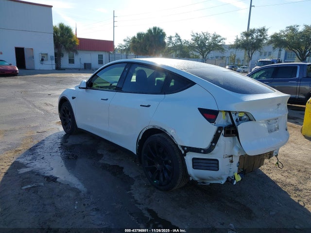 2022 TESLA MODEL Y 7SAYGDEE1NF438483 Photo 2