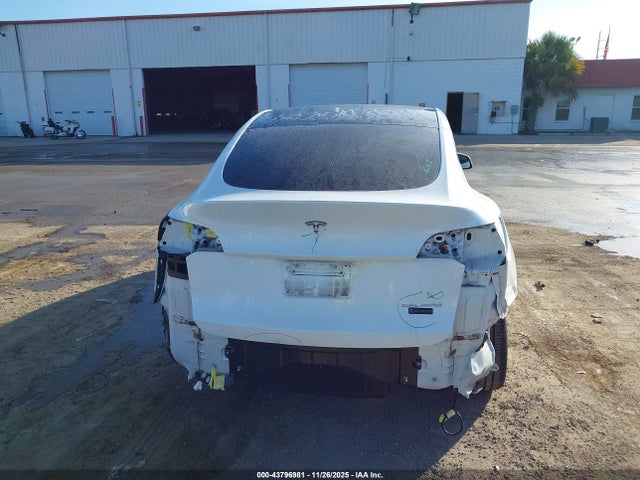 2022 TESLA MODEL Y 7SAYGDEE1NF438483 Photo 5