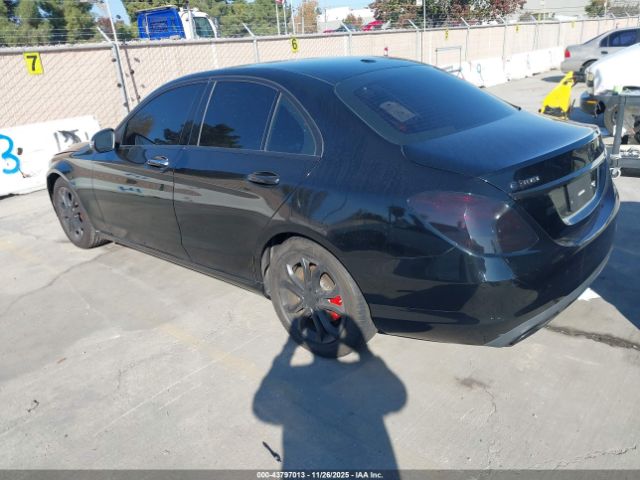 2016 MERCEDES-BENZ C 300 55SWF4JB4GU140658 Photo 2