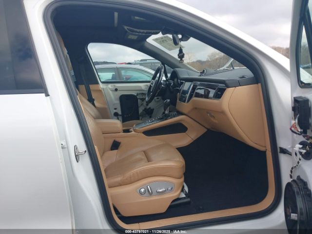 2018 PORSCHE MACAN WP1AA2A5XJLB01956 Photo 4