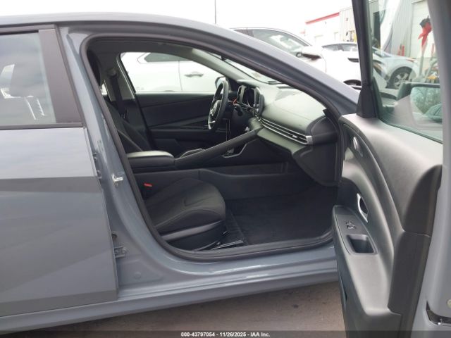 2022 HYUNDAI ELANTRA KMHLM4AGXNU300399 Photo 4