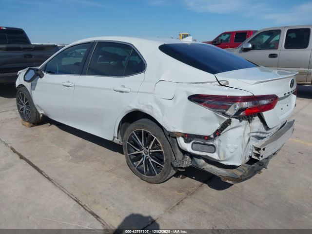 2022 TOYOTA CAMRY 4T1G11AK7NU056871 Photo 2