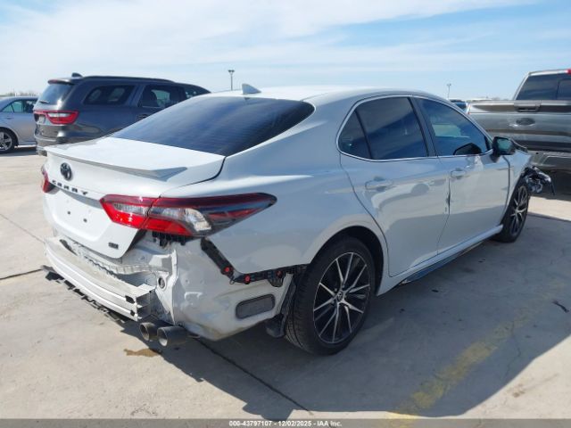 2022 TOYOTA CAMRY 4T1G11AK7NU056871 Photo 3